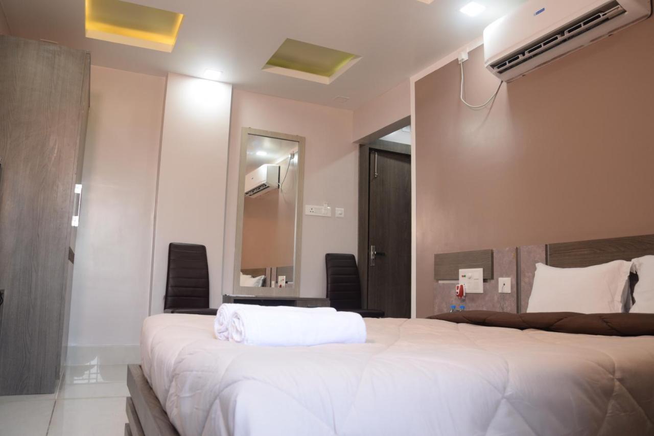 Hotel Nandini Baharampur エクステリア 写真