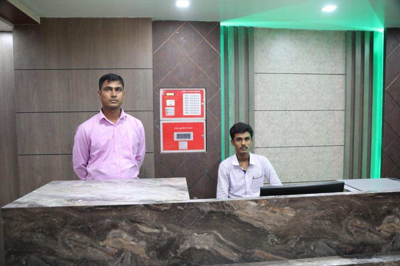Hotel Nandini Baharampur エクステリア 写真