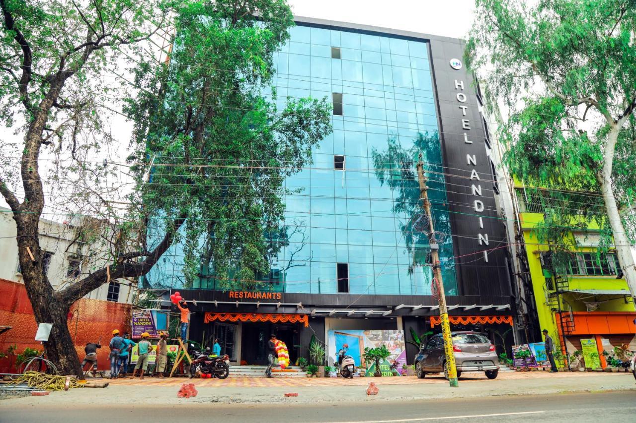 Hotel Nandini Baharampur エクステリア 写真