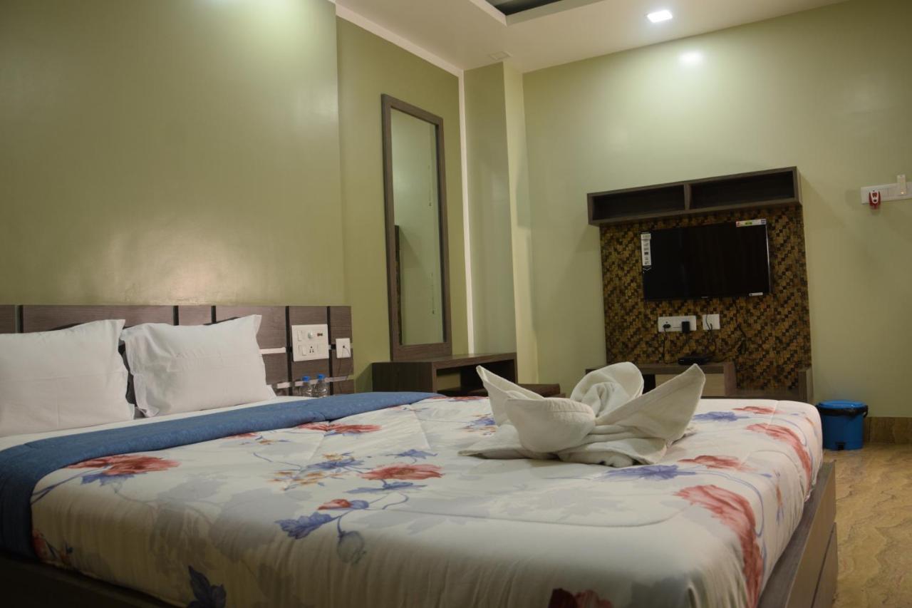 Hotel Nandini Baharampur エクステリア 写真
